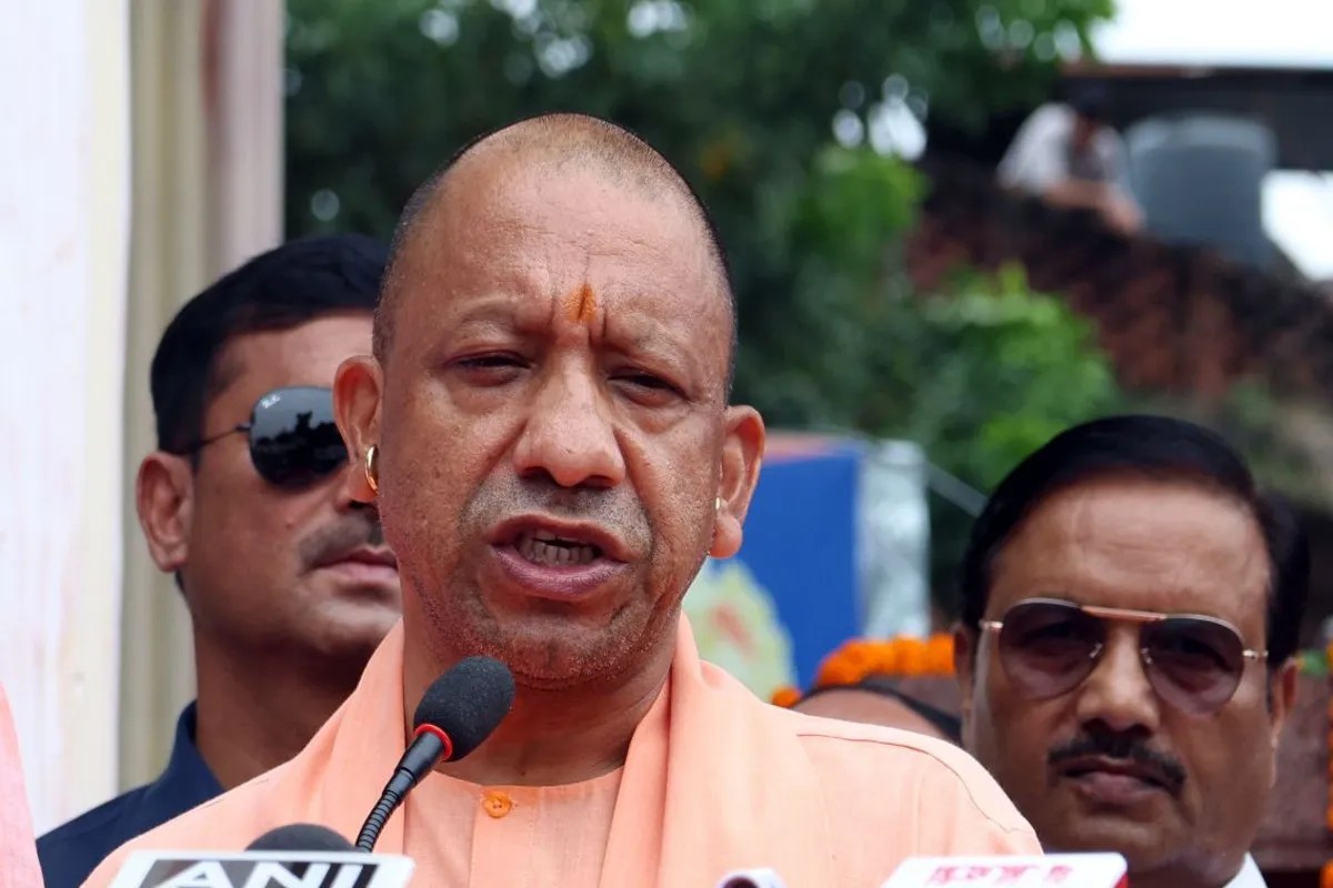 जो प्रदेश की सेवा में जुटे, योगी सरकार ने उनके परिवारों को दिया स्वास्थ्य सुरक्षा का कवच (फोटो सोर्स : Ritesh Singh )