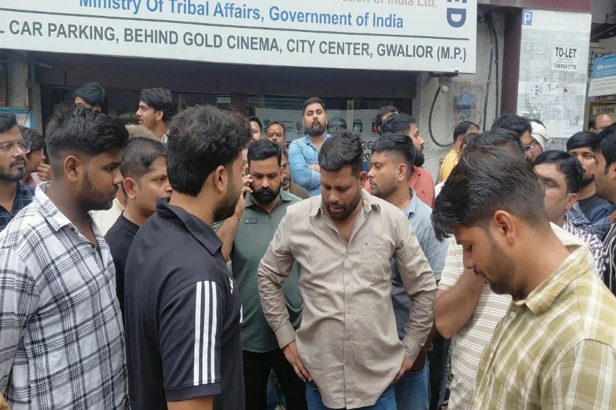 एसपी ऑफिस से 100 मीटर दूर दिनदहाड़े फायरिंग, बैंक एग्जीक्यूटिव पर दागे 5 राउंड