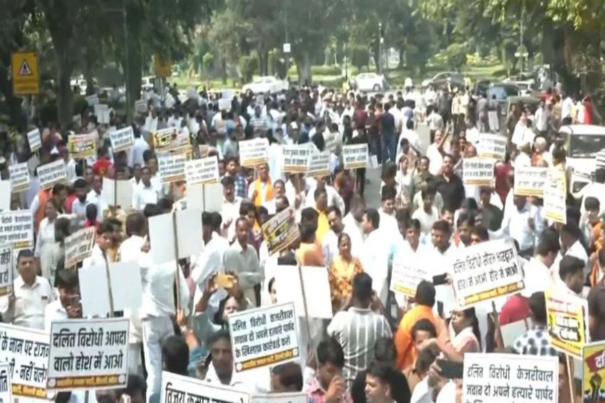 AAP Councillor Protest, BJP Workers Protest