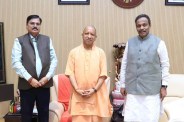 तावड़े जी, 2027 में हैट्रिक लगानी है तो बूथ कार्यकर्ताओं को प्यार से टच करो (फोटो सोर्स : बीजेपी News Group)