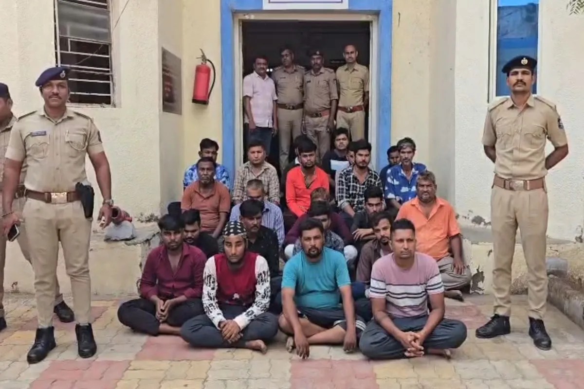 Accused Rescued After Stone-Pelting at Police in Khambhat; Two Policemen Injured, 23 Arrested