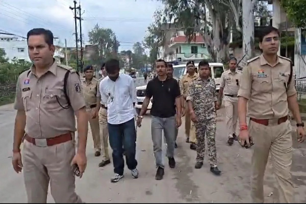IPS son's beaten accused rally in city