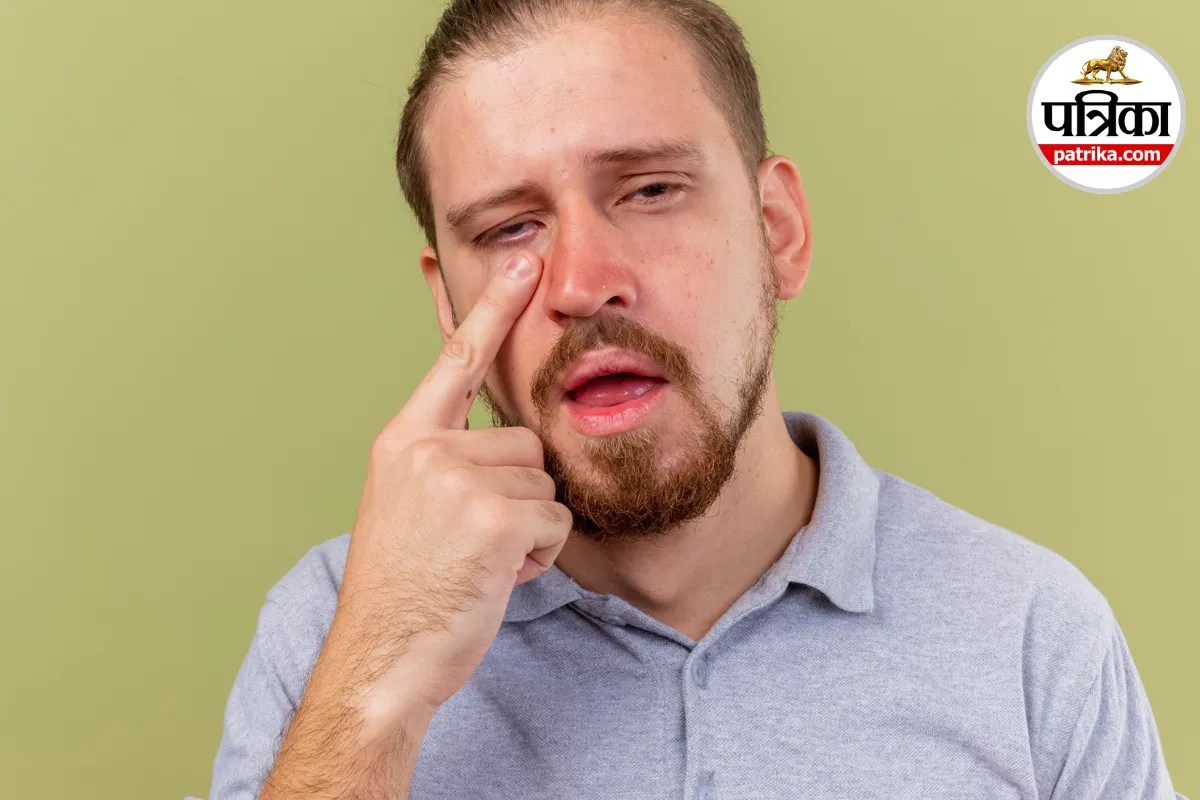 Angioedema symptoms,Facial swelling causes,Sudden lip swelling,