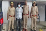amu blackmailing gang dating apps bba student arrest aligarh