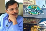 Cafe Mondegar Colaba action