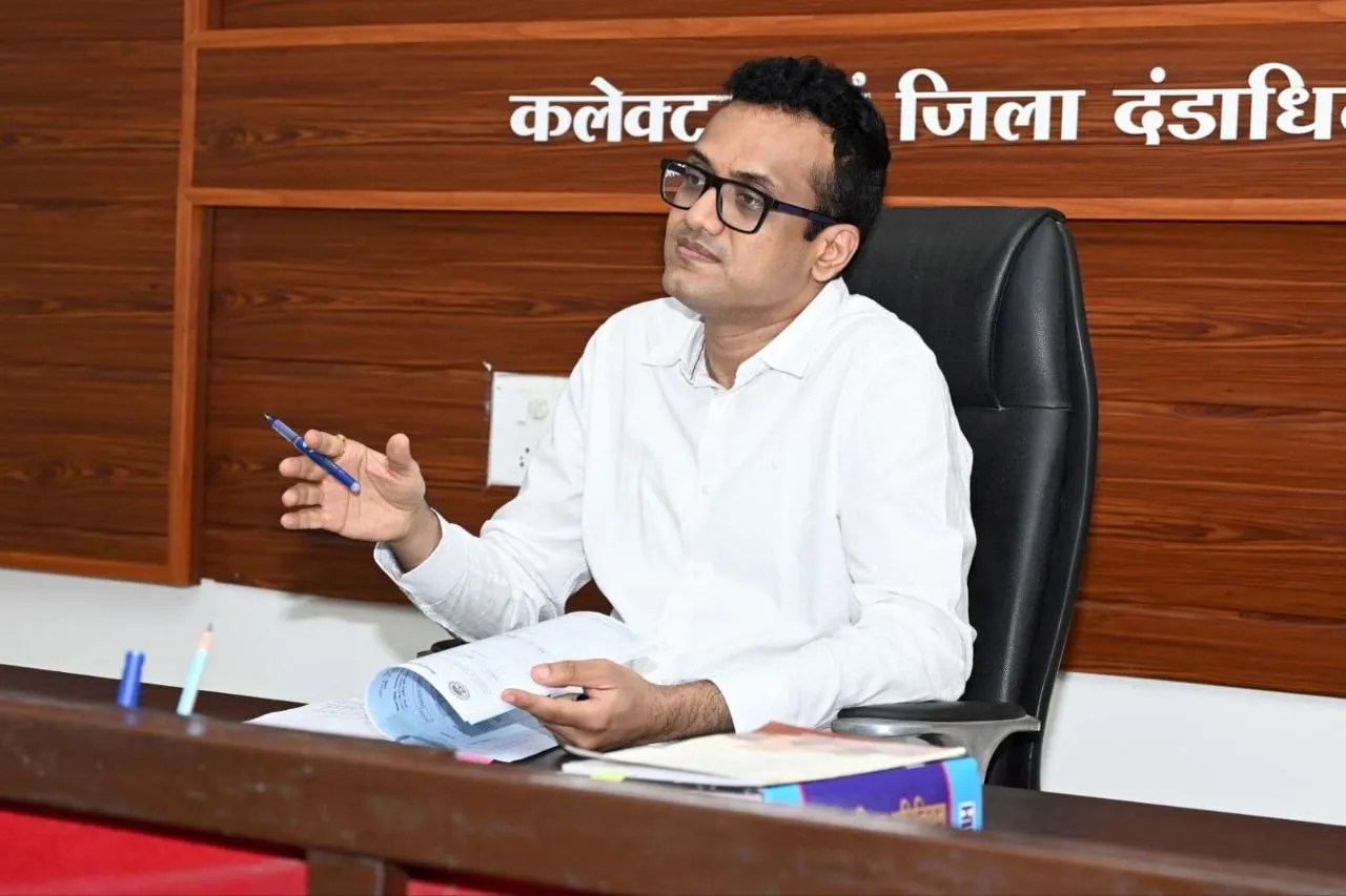 Collector Ajay Katesariya news ratlam