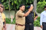 ddu gorakhpur university student protest police daroga viral video