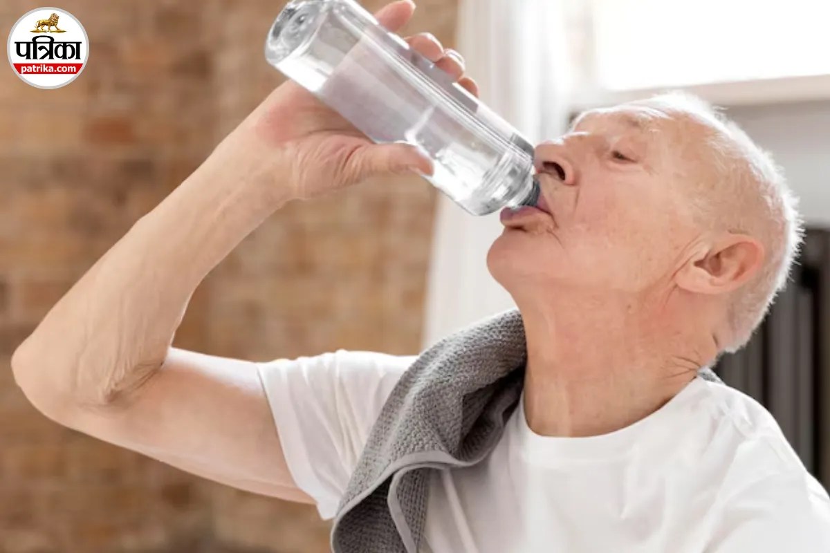 drinking water to stay hydrated and avoid age-related dehydration risks