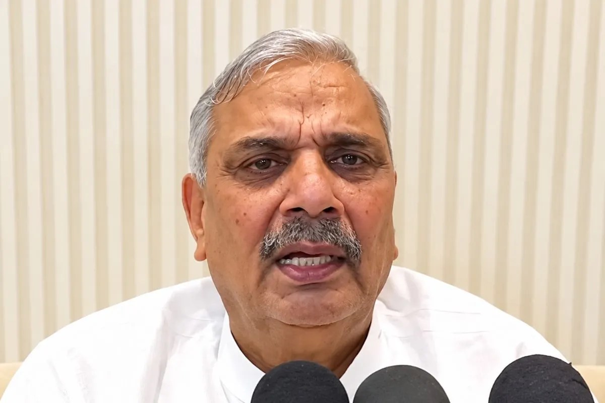 Harendra Malik speaking to the media