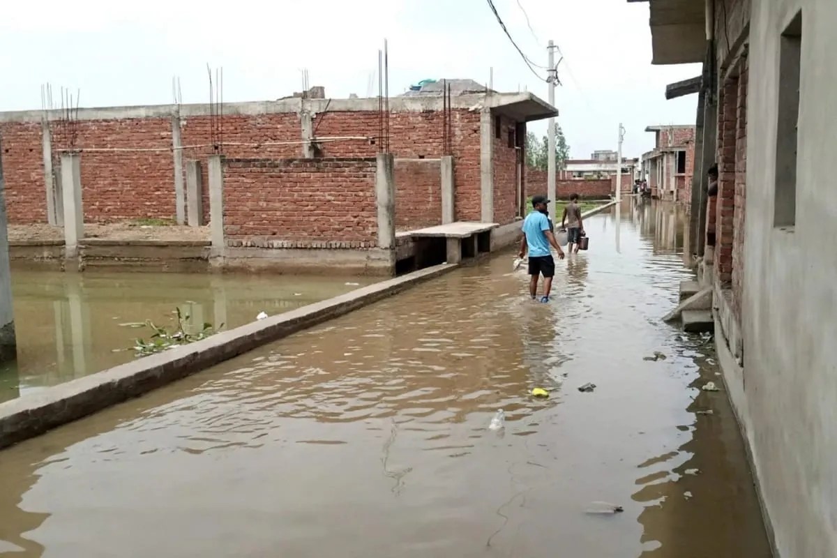 मोहल्ले में जलभराव, फोटो सोर्स- पत्रिका