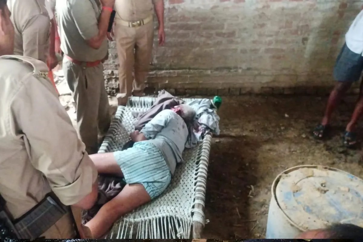 घटनास्थल का निरीक्षण करती पुलिस, फोटो सोर्स- X कन्नौज पुलिस