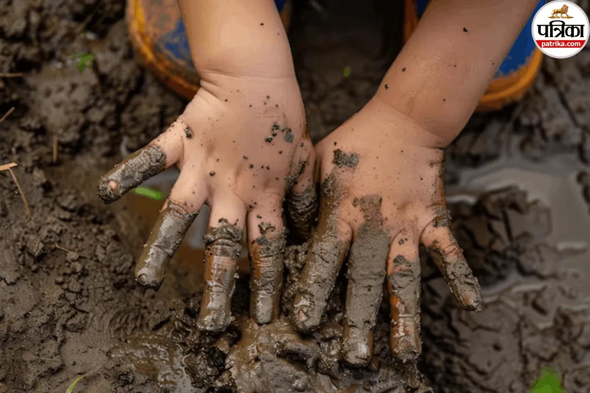 Kids Playing In Soil, Soil Microbes