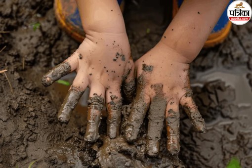 Kids Playing In Soil, Soil Microbes