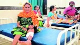 डौंडीलोहारा में सुबह से दोपहर तक पागल कुत्ते ने कहर मचा दिया। एक ही दिन में 13 लोगों को काट लिया और लहूलुहान कर दिया। अस्पताल में एक साथ मरीजों के पहुंचने से अफरा-तफरी मच गई।