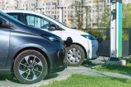 Electric Vehicle Charging Station: बनेंगे इलेक्ट्रिक वाहन चार्जिंग स्टेशन (Photo Source- magnific)