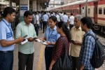 रेलवे स्टेशन पर जरनल टिकट, प्रतिकात्मक फोटो (Photo Source: AI Image)