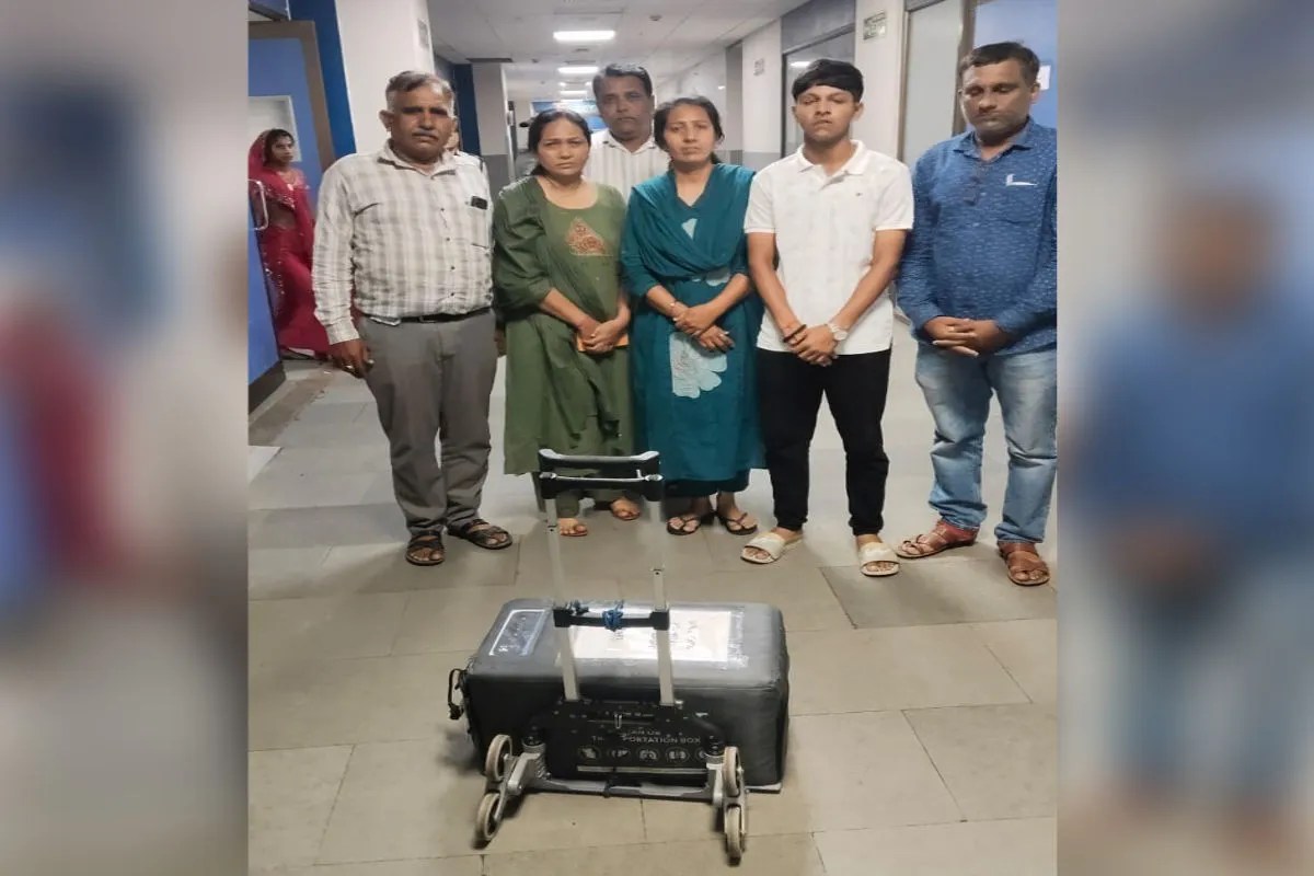Ahmedabad: जाते-जाते दे गए जिंदगी का तोहफा, पति के ब्रेन डेड होने पर पत्नी ने किया अंगदान, 5 परिवारों को मिला नया जीवन