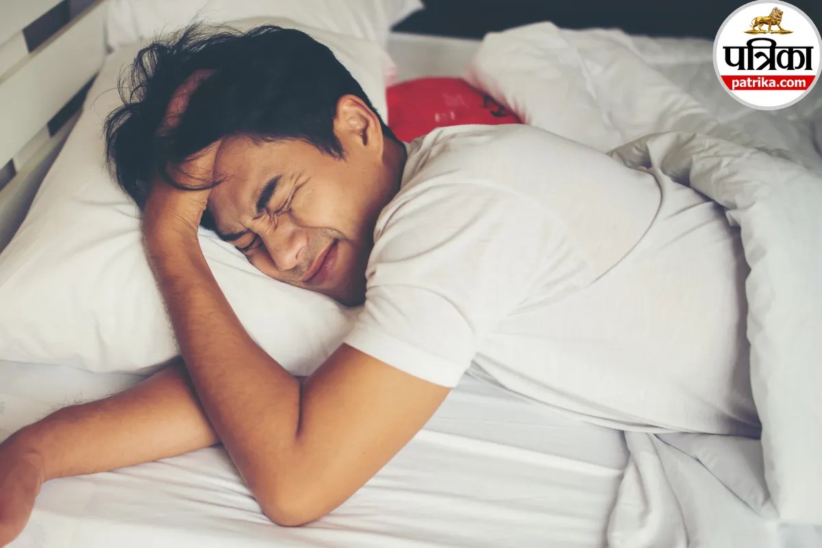 REM sleep behavior disorder symptoms,Acting out dreams in sleep causes,RBD disorder treatment and safety,
