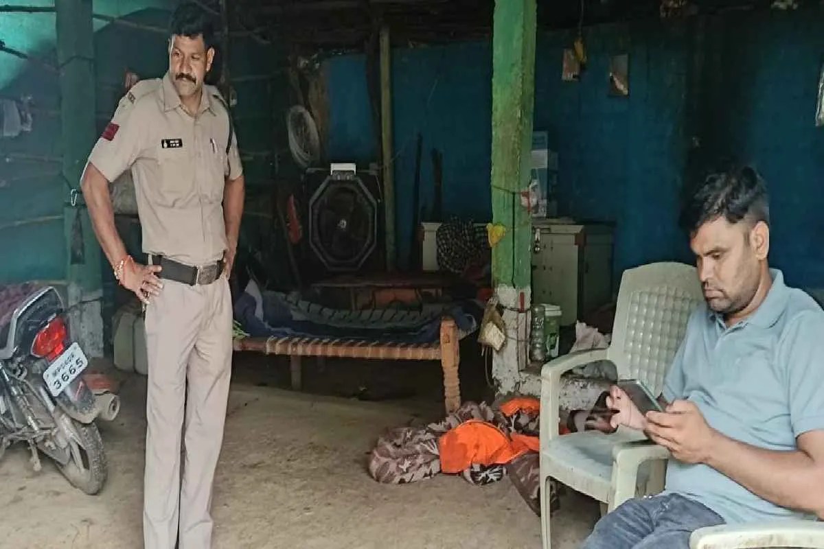 Rajgarh Son Attacks Father