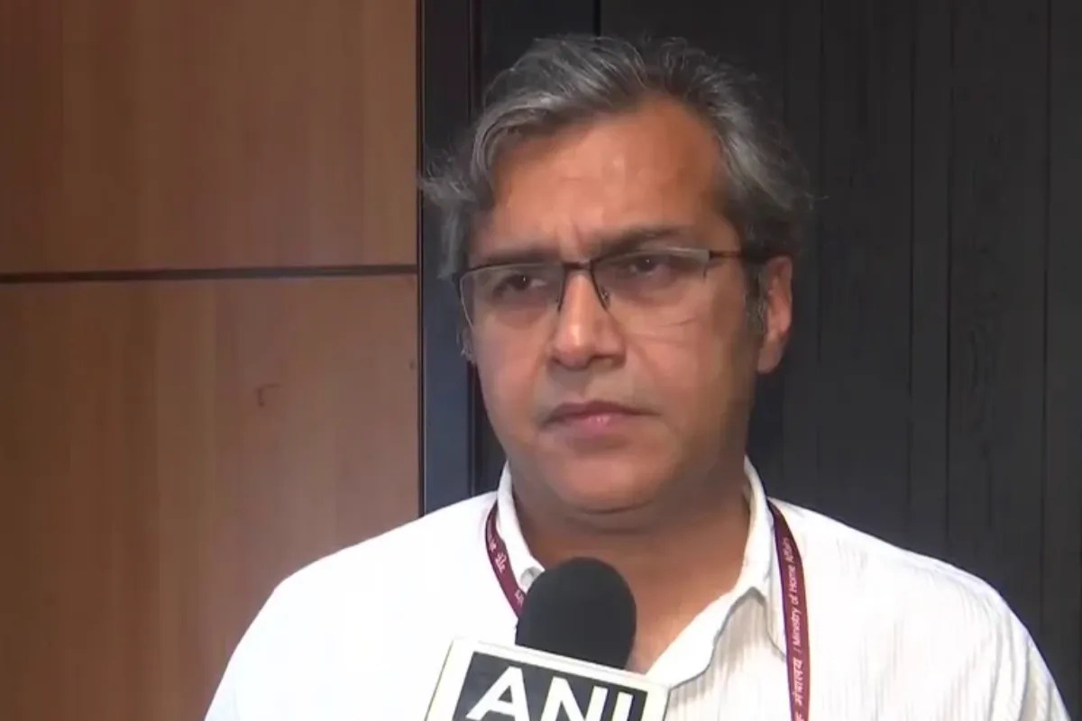 Sanjeev Khirwar, Sanjeev Khirwar IAS, MCD Commissioner Sanjeev Khirwar, Sanjeev Khirwar Controversy, Satya Niketan Building Collapse, Delhi Building Collapse, Satya Niketan Accident, Thyagraj Stadium Dog Walking Controversy,