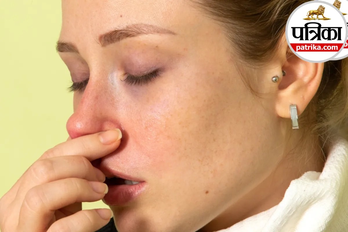 sinus cancer early symptoms,one sided blocked nose and bleeding,nasal and sinus cancer causes,