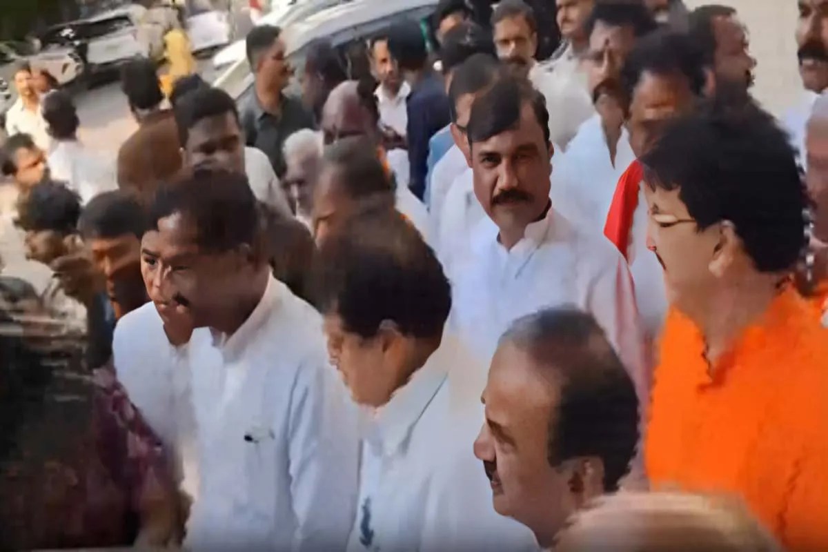 telangana fee reimbursement bjp protest ramachander rao detained