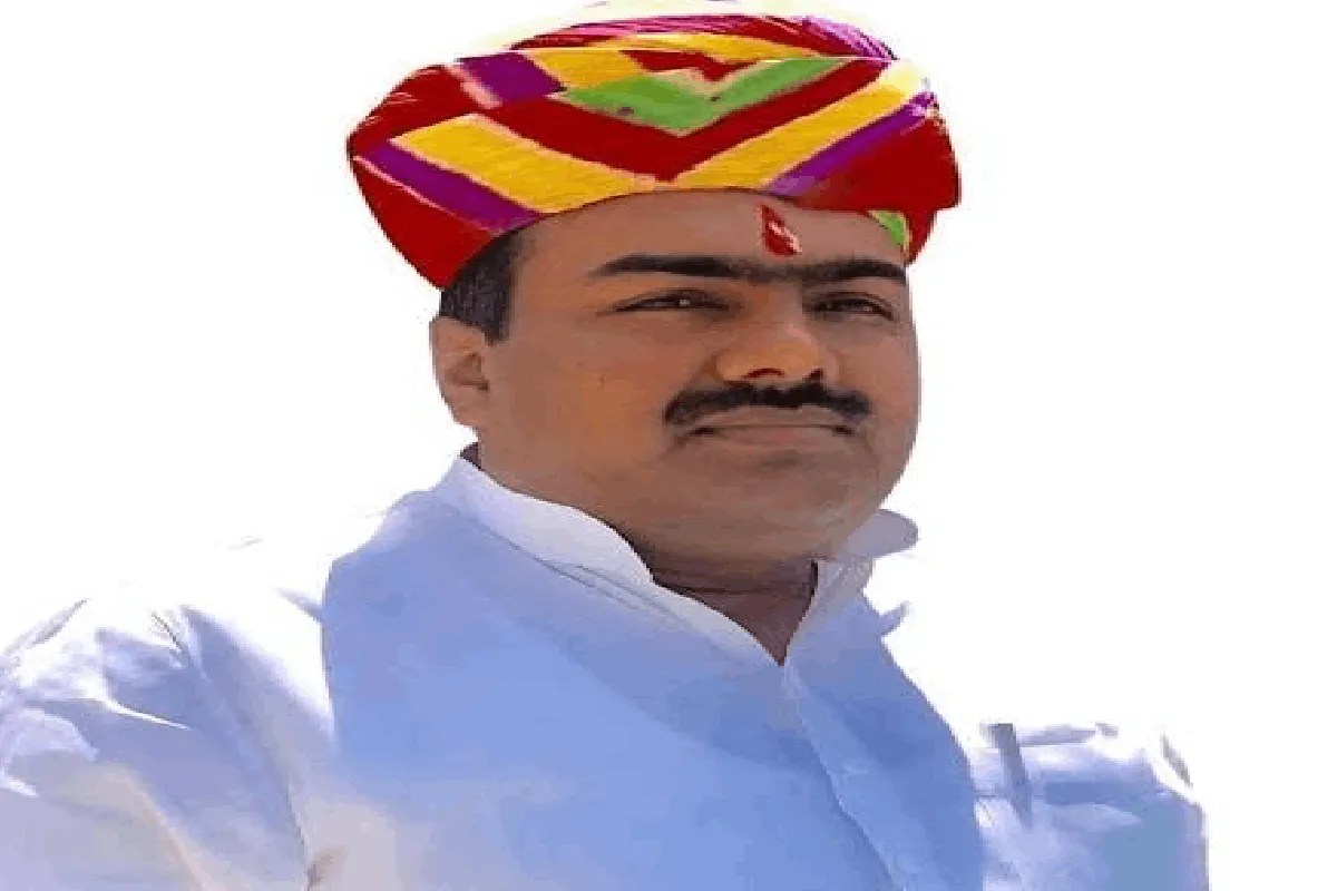 पीएम नरेंद्र मोदी को जिताने काशी पहुंचे थे चंद्रशेखर तिवारी