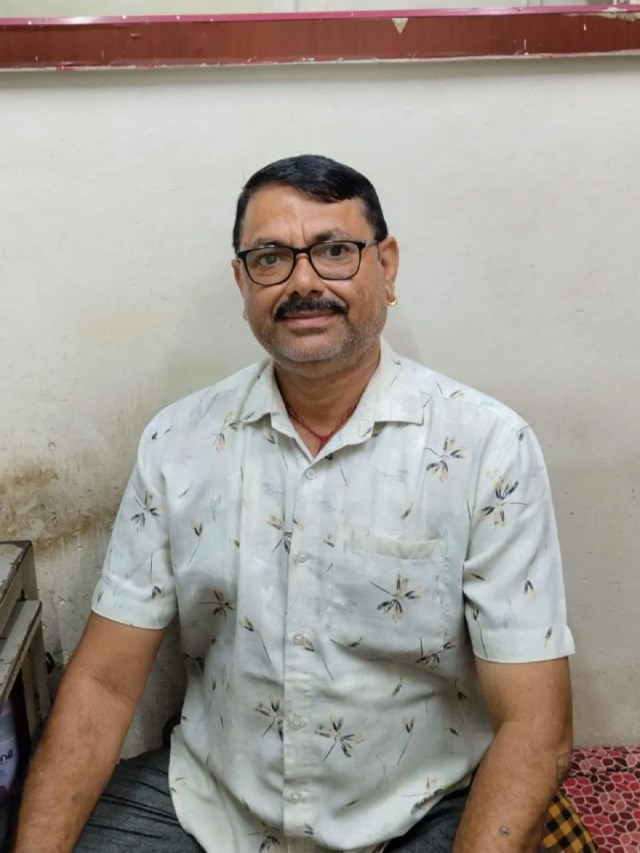 धर्मेन्द्र माली: हुब्बल्ली निवासी श्रद्धालु एवं व्यवसायी।