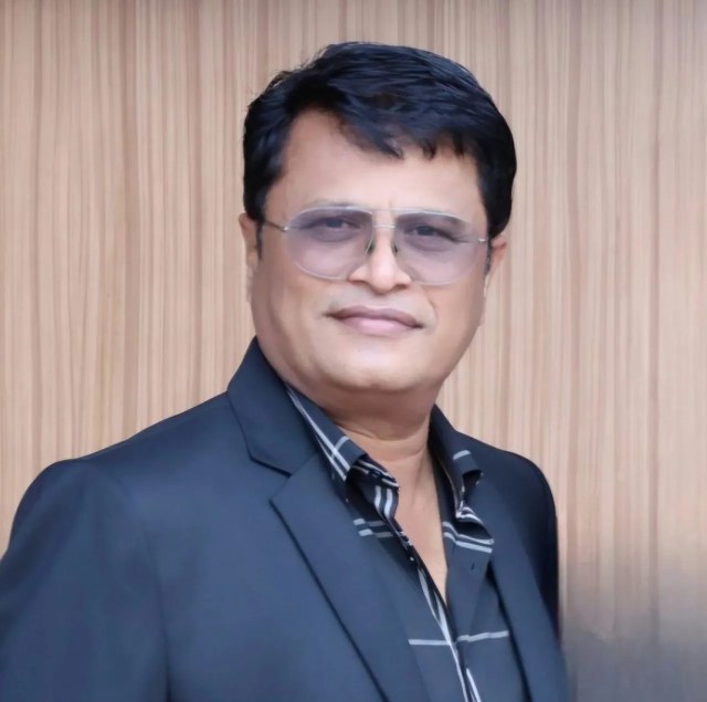 विक्रम जैन मांडौत: साइकिल से बेटियों की राह आसान
