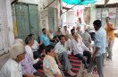 नागौर के काढडिया चौक में सजी चुनावी चौपाल। यहां शुक्रवार को शहर के वार्डों में पार्षद चुनाव को लेकर चल रही गतिविधियों पर बड़े-बुजुर्ग हथाई करते दिखे।