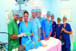 मासूम के ऑपरेशन के बाद डॉक्टर।