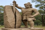 लोकगाथाओं में वीरता और शौर्य के प्रतीक माने जाने वाले लोकनायक वीर लोरिक की प्रतिमा। (फोटो सोर्स : Ritesh Singh )