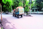 ग्वालियर में सुबह स्कूल टाइम के दौरान सड़क पर दौड़ती ओवरलोड रेत ट्रैक्टर-ट्रॉली photo patrika