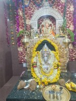 चांदी के कवच से सजे विघ्नहर्ता: गोकुल रोड इंडस्ट्रीयल एस्टेट स्थित गणेश मंदिर में गणेश महोत्सव के दौरान आकर्षक श्रृंगार से सजे भगवान गणेश।
