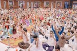 कंपू में शनिवार को अंतर्राष्ट्रीय कृष्णभावनामृत संघ (इस्कॉन) की ओर से राधारानी का प्राकट्य दिवस (राधाष्टमी) अत्यंत श्रद्धा और आधुनिक भक्तिमय उत्साह के साथ मनाया गया। इस उत्सव में बड़ी संख्या में युवाओं और श्रद्धालुओं ने हिस्सा लिया।