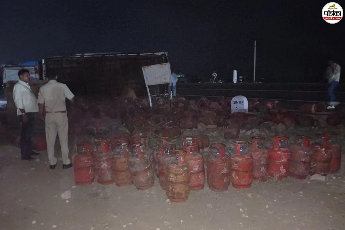 जोधपुर-जैसलमेर हाईवे पर LPG सिलेंडर से भरा ट्रक पलटा, बड़ा हादसा टला | Jodhpur Jaisalmer Highway Lpg Cylinder Truck Overturns