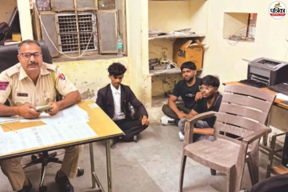 ajmer lawyer made to sit on floor at police station