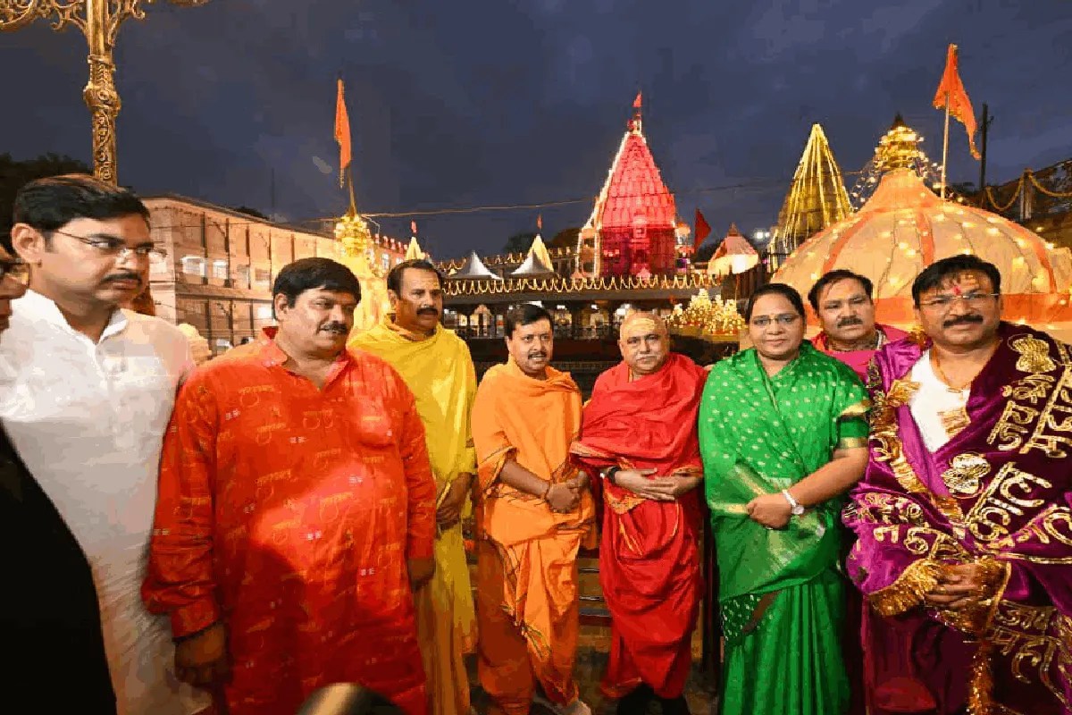 नितिन नवीन ने की महाकाल पूजा फोटो सोर्स : X @Hkhandelwal1964