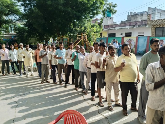 Queue in Ward 55