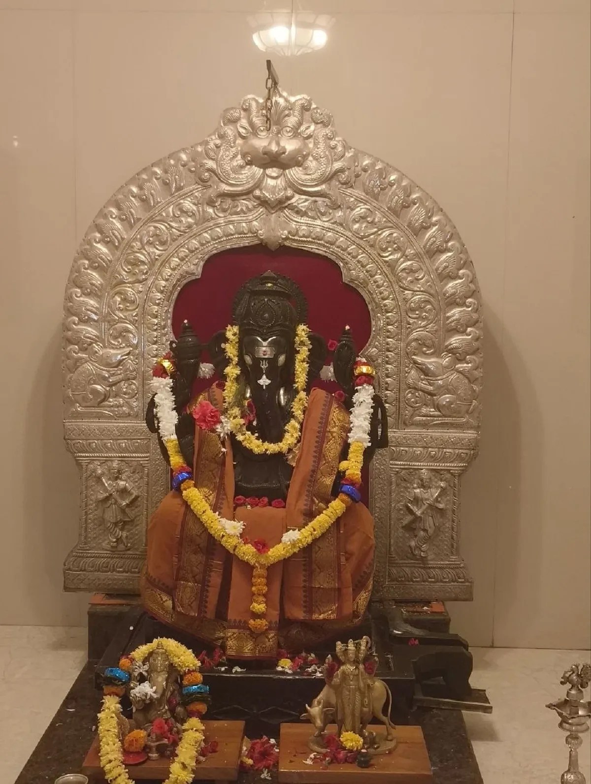 आस्था का केंद्र: राणेबेन्नूर के काले पत्थर से बनी चार फीट से अधिक ऊंची बालमुरी गणपति प्रतिमा।