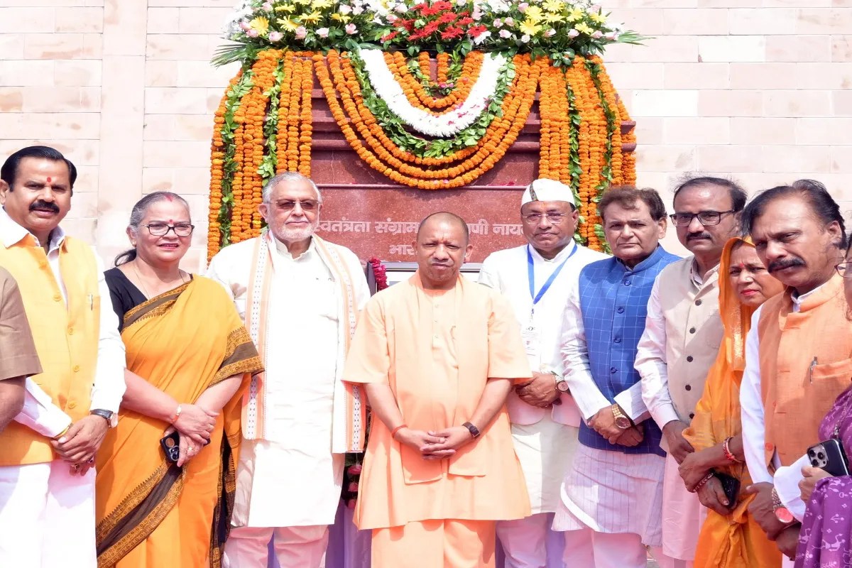जयंती कार्यक्रम के दौरान पंडित गोविंद बल्लभ पंत के योगदान को याद करते मुख्यमंत्री योगी आदित्यनाथ (फोटो सोर्स : Ritesh Singh )