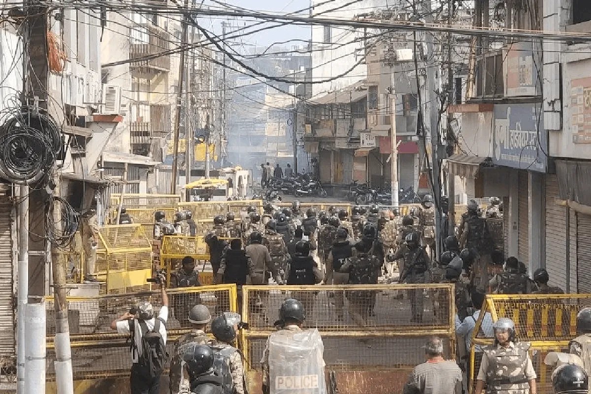 ujjain shahi masjid demolition controversy police stone pelting tear gas