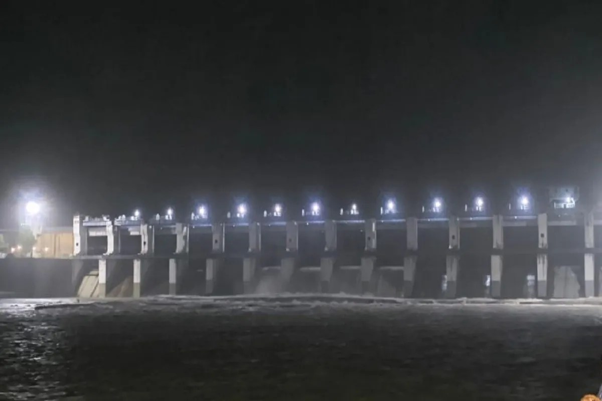 Gangrel Dam Gate Open