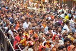 मिर्जापुर में डेढ़ लाख, बलरामपुर में एक लाख और सहारनपुर में 50 हजार श्रद्धालुओं ने किए दर्शन; सुरक्षा व्यवस्था को लेकर प्रशासन सतर्क (फोटो सोर्स : Ritesh Singh )