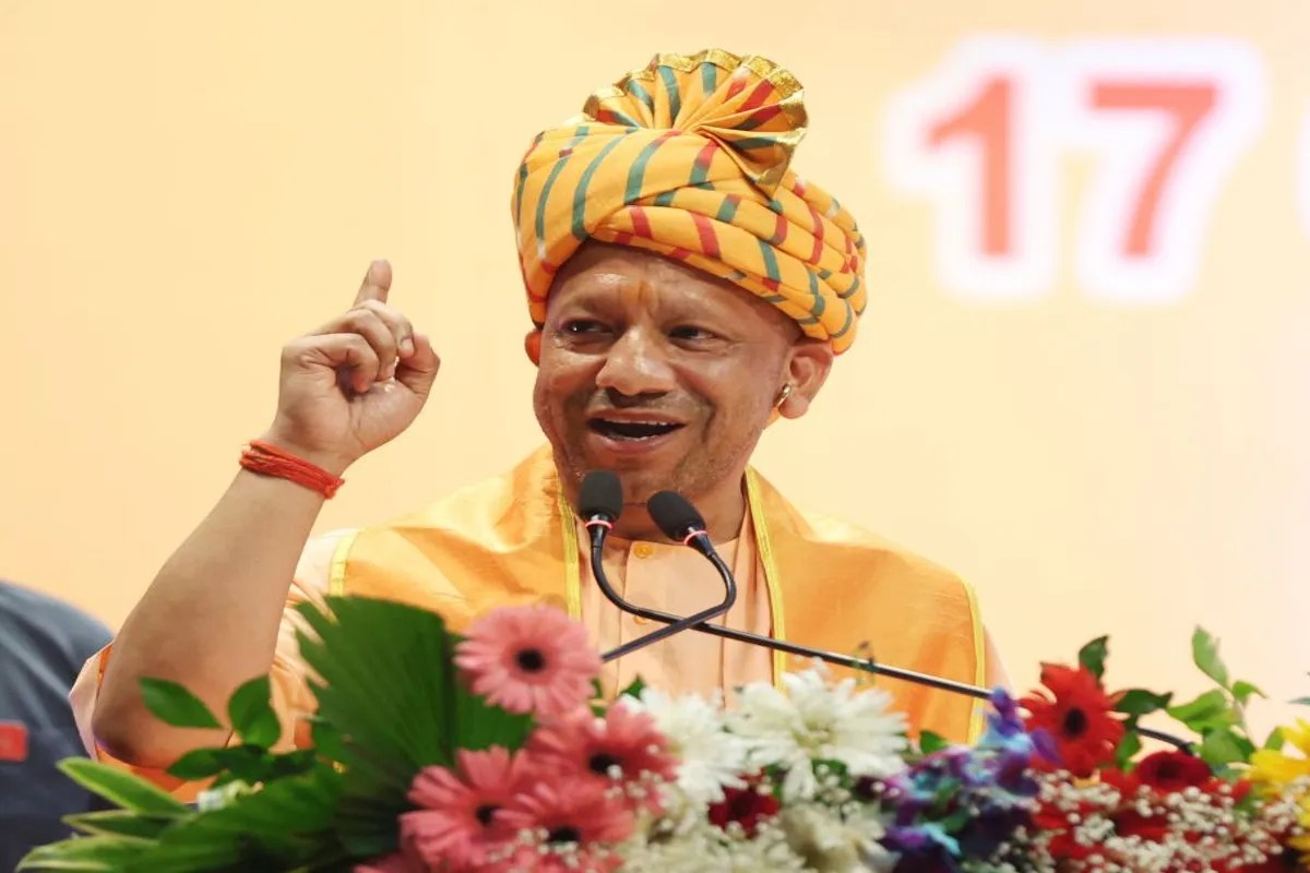 दुर्घटना संभावित स्थलों पर तैनात रहेंगे एंबुलेंस, पेट्रोलिंग और रेस्क्यू वाहन; रिफ्लेक्टिव संकेतक व सफेद पट्टियां दुरुस्त करने के निर्देश (फोटो सोर्स : Ritesh Singh )