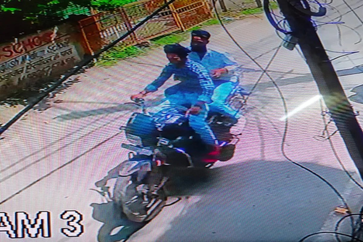 थाने के सामने नाश्ता सेंटर पर चढ़कर फायरिंग, संचालक की कमर में लगी गोली; आइसीयू में भर्ती
