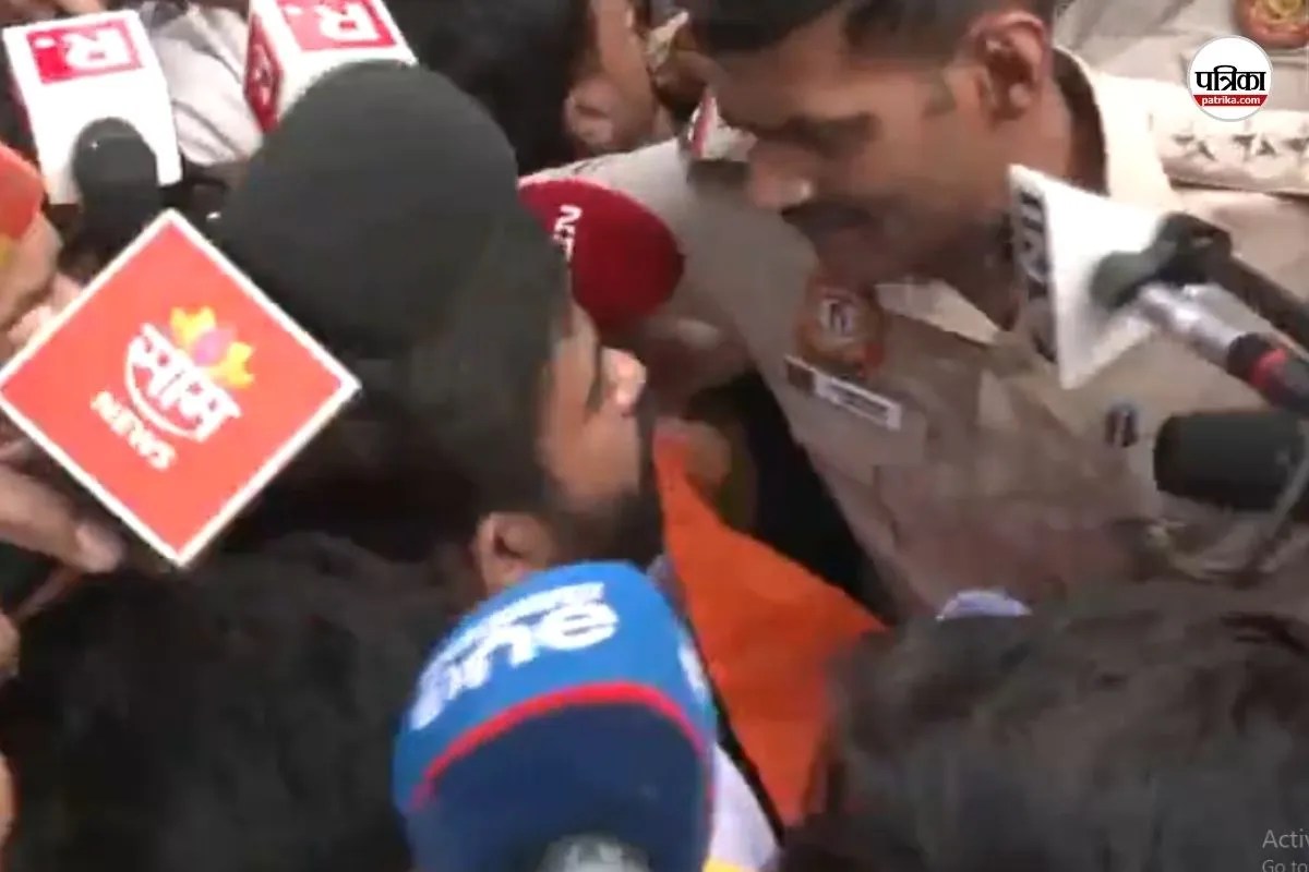 तिरंगा मार्च के लिए जा रहे CJP संस्थापक अभिजीत दिपके हिरासत में, सेंट्रल पार्क जाने से पुलिस ने रोका