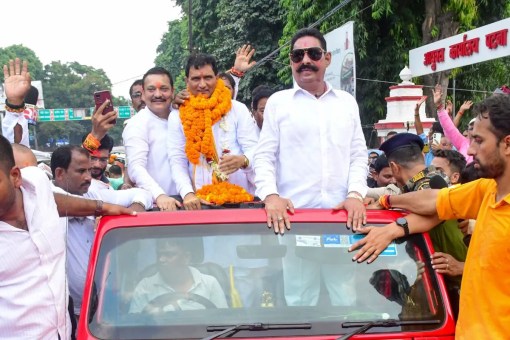Anuj Singh meet Anant Singh