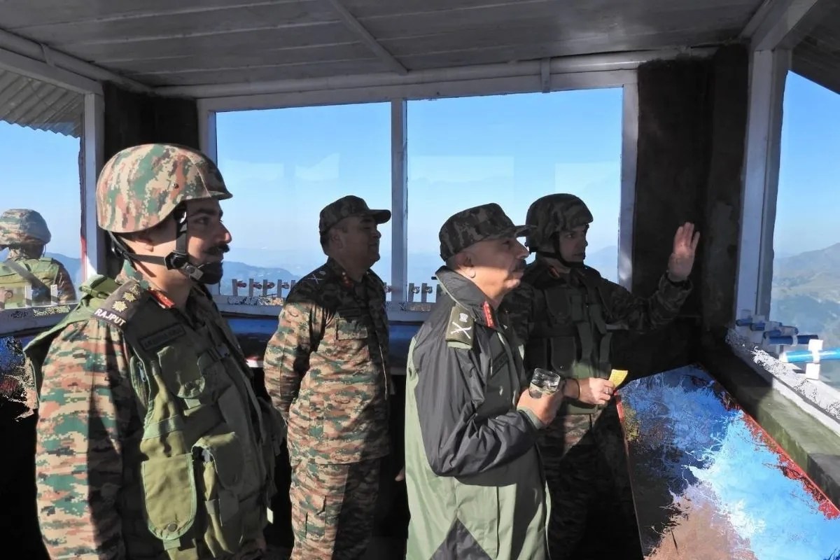 पुंछ LoC पर सेना का बड़ा एक्शन प्लान! व्हाइट नाइट कॉर्प्स कमांडर ने संभाला मोर्चा, फॉरवर्ड पोस्ट की तैयारियां परखी