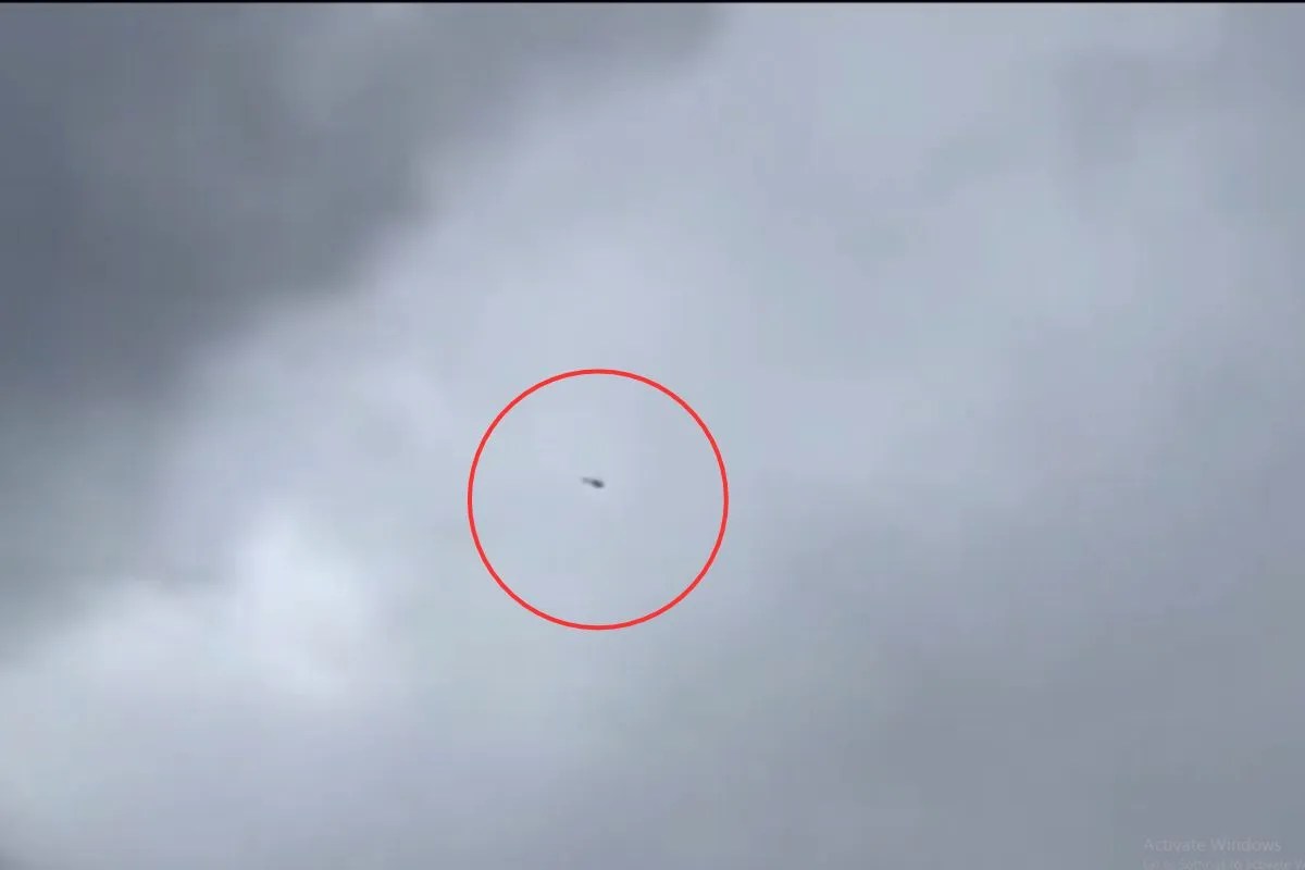 Badrinath Helicopter Missing : बद्रीनाथ धाम से वापस लौट रहा हेलीकॉप्टर हुआ लापता,  तलाश में रेस्क्यू ऑपरेशन शुरू